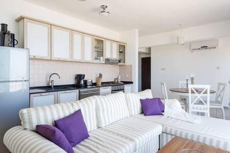 Joya Cyprus Mermaid Penthouse Apartment Agios Amvrosios  Buitenkant foto