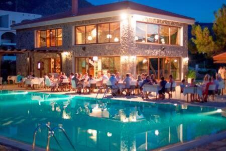 Joya Cyprus Mermaid Penthouse Apartment Agios Amvrosios  Buitenkant foto